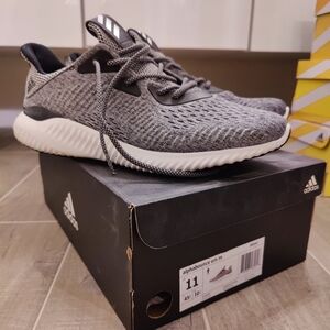 adidas Alphabounce